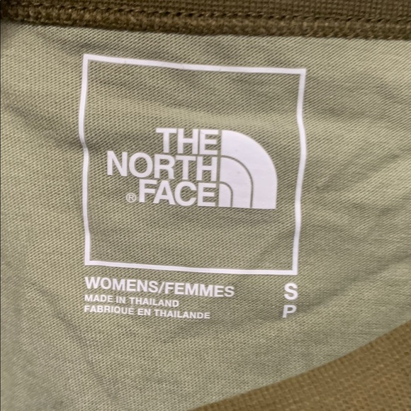 The North Face Castles Made of Stone Green Tie Dye Cropped Shirt Sleeve T Shirt - Picture 4 of 7